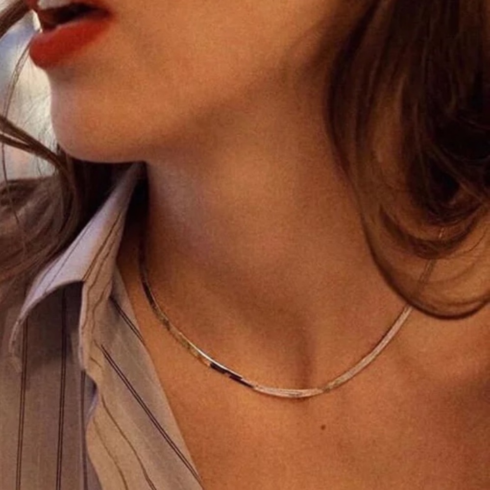 **NEW 18K Gold Herringbone Chain Necklace - Picture 5 of 7